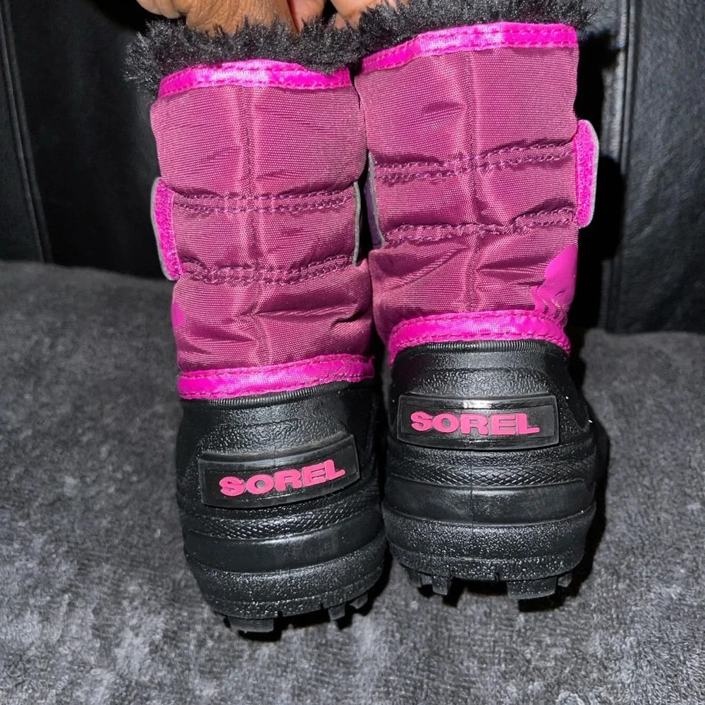 Sorel Fuchsia and Black Snow Boots Size 4